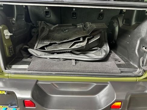 Used 2023 Jeep Wrangler Unlimited w/ Cold Weather Group image 26