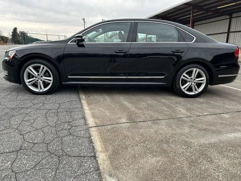 Used 2015 Volkswagen Passat 1.8T SEL Premium FWD image 4