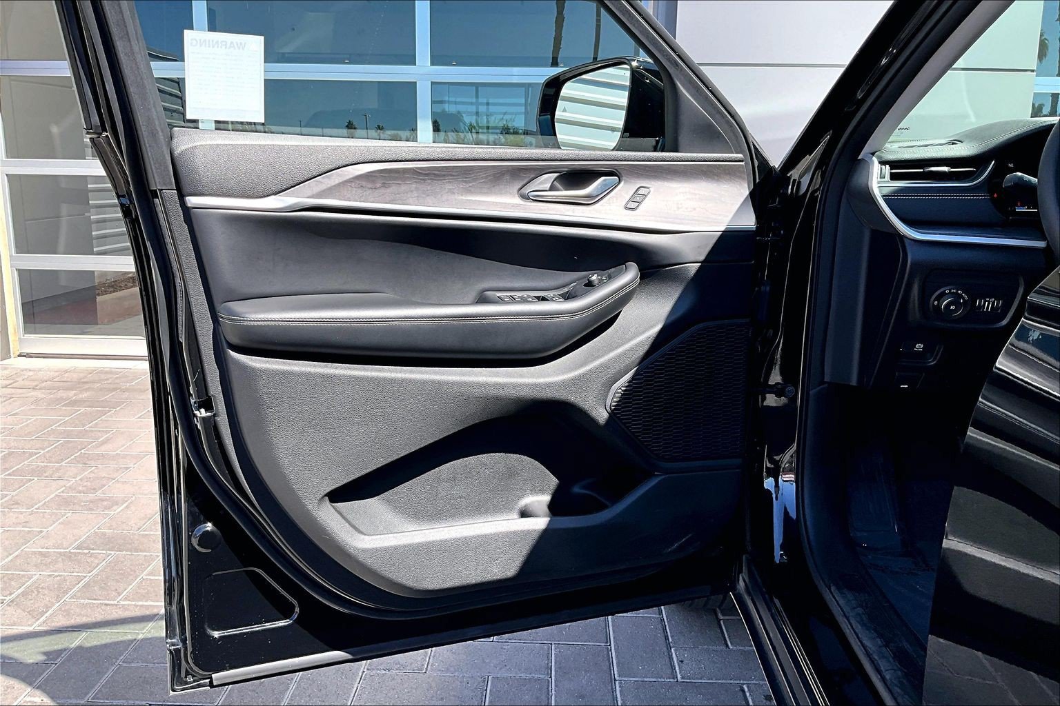 Used 2023 Jeep Grand Cherokee L Limited RWD image 22