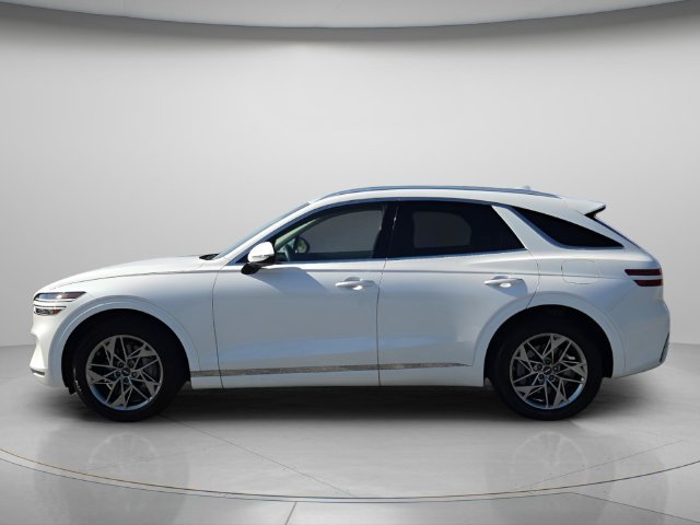 Used 2025 Genesis GV70 2.5T w/ Select Package AWD/4WD image 3