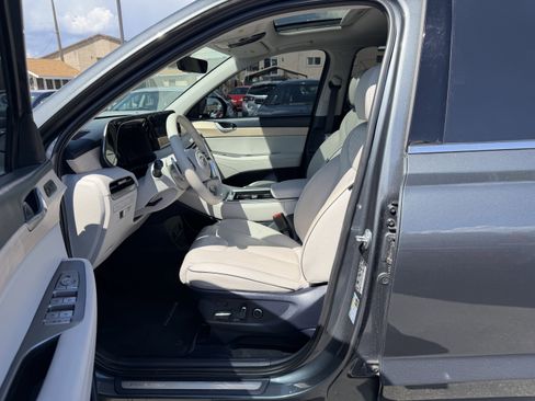 Used 2023 Hyundai Palisade Limited AWD/4WD image 16
