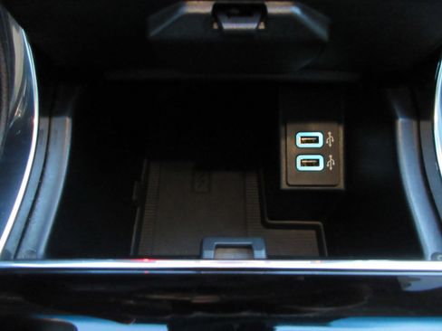 Used 2019 Ford Edge Titanium w/ Cold Weather Package image 48