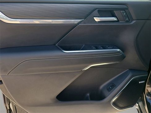 Used 2024 GMC Acadia Elevation image 21