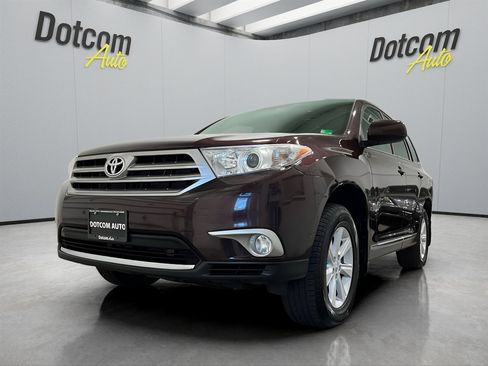 Used 2013 Toyota Highlander Plus image 3