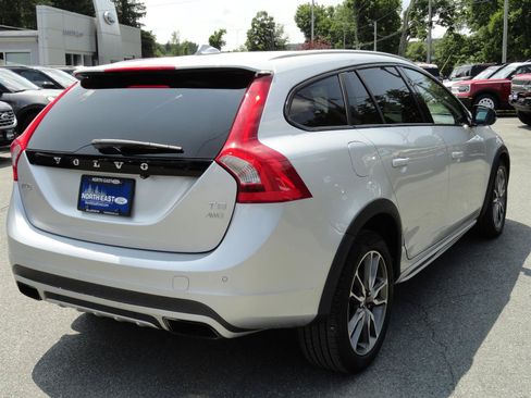 Used 2015 Volvo V60 T5 Cross Country w/ Protection Package AWD/4WD image 7
