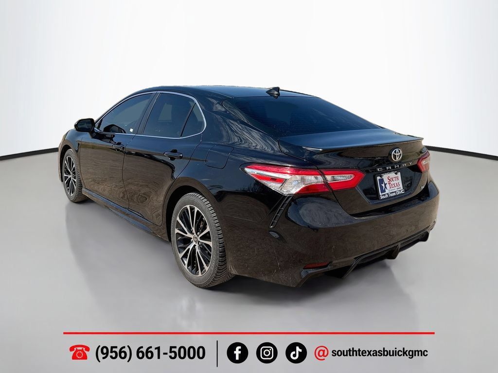 Used 2020 Toyota Camry SE FWD image 6