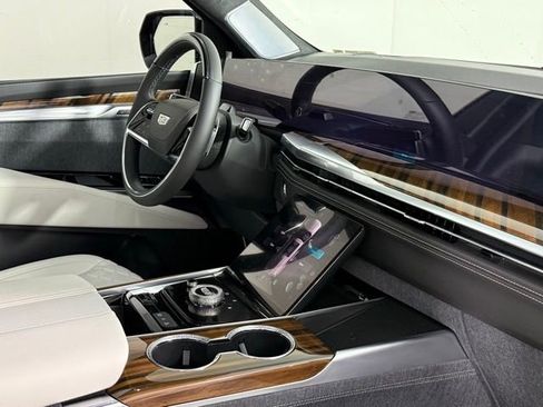 New 2026 Cadillac Escalade Platinum Sport w/ LPO, ONYX Package AWD/4WD image 37