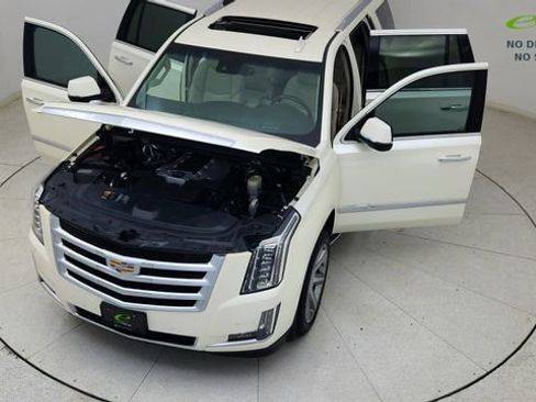 Used 2015 Cadillac Escalade Luxury RWD image 86