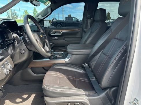 Certified 2023 Chevrolet Silverado 1500 High Country w/ Technology Package AWD/4WD image 10