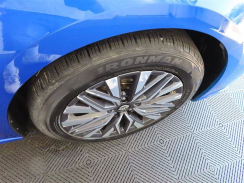 Used 2025 Nissan Altima 2.5 SV FWD image 9