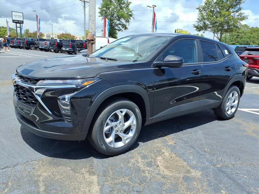 New 2026 Chevrolet Trax LS w/ LS Convenience Package FWD image 8