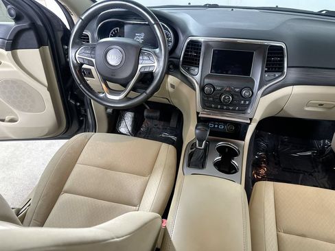 Used 2019 Jeep Grand Cherokee Laredo RWD image 17