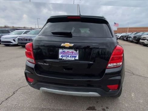Used 2022 Chevrolet Trax LT w/ LT Convenience Package image 9