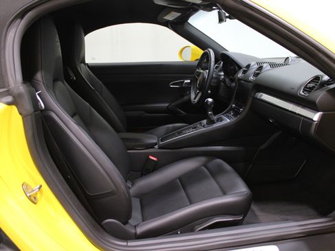 Used 2023 Porsche 718 Boxster w/ Sport Chrono Package image 26