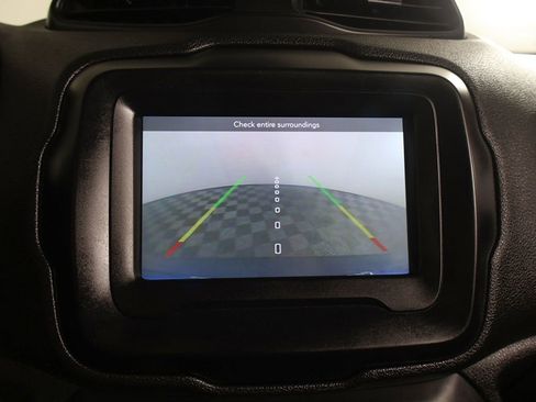 Used 2018 Jeep Renegade Latitude image 41