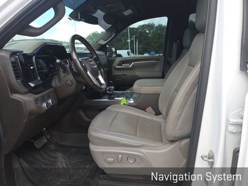 Used 2024 GMC Sierra 1500 SLT w/ SLT Convenience Package AWD/4WD image 9