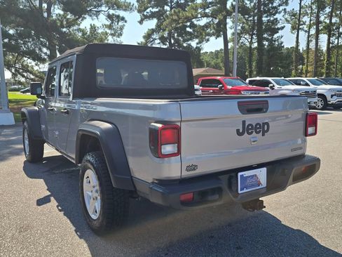 Used 2020 Jeep Gladiator Sport w/ Quick Order Package 24S AWD/4WD image 3