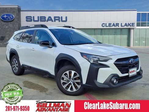 Used 2025 Subaru Outback Premium image 1