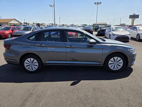 Used 2019 Volkswagen Jetta S image 2