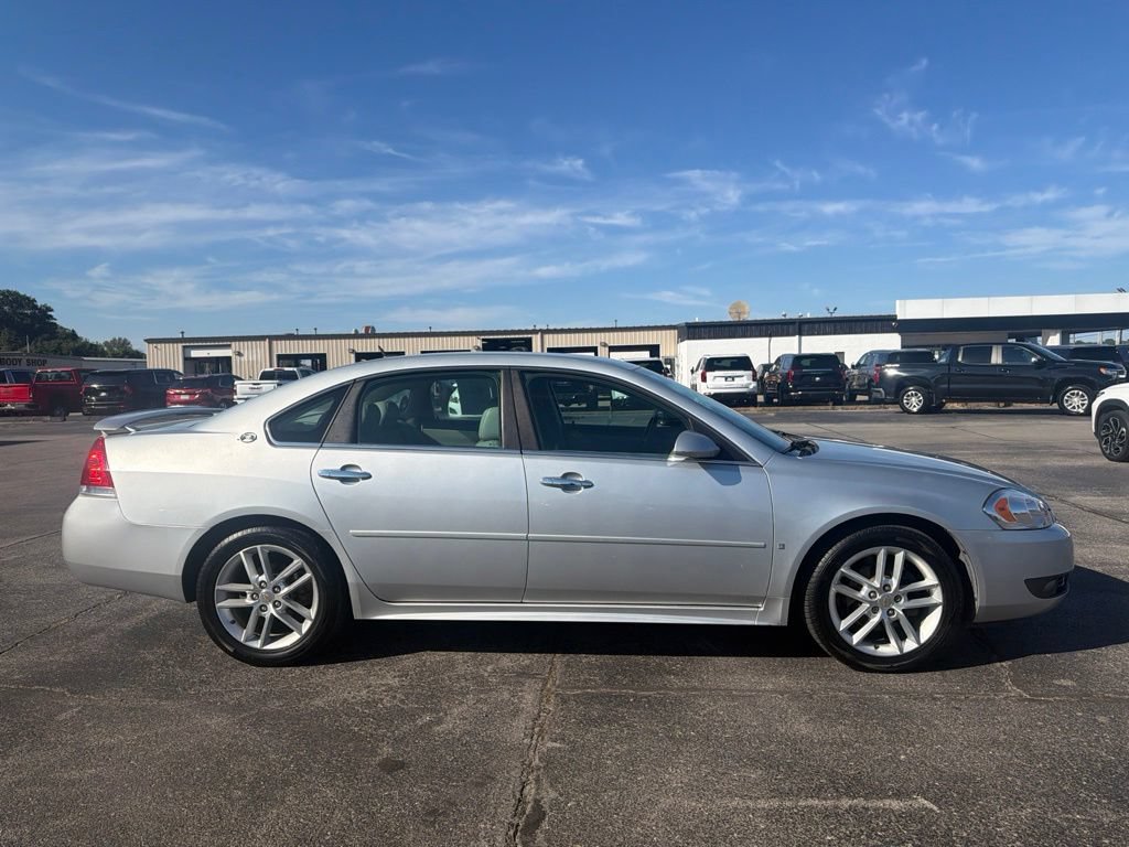 Used 2009 Chevrolet Impala LTZ FWD image 2