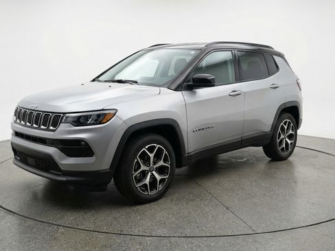 Used 2025 Jeep Compass Limited AWD/4WD image 3