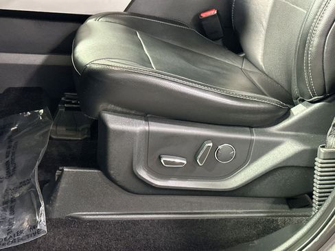 Used 2017 Ford F150 Lariat image 14