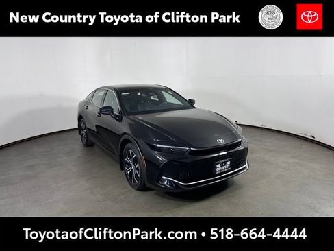 Used 2023 Toyota Crown XLE AWD/4WD image 1