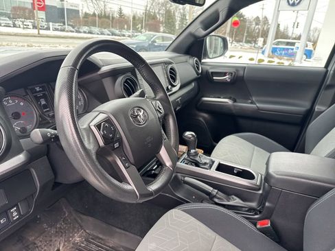 Used 2021 Toyota Tacoma TRD Sport image 14