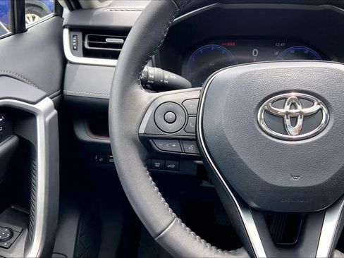 Used 2025 Toyota RAV4 Limited FWD image 24