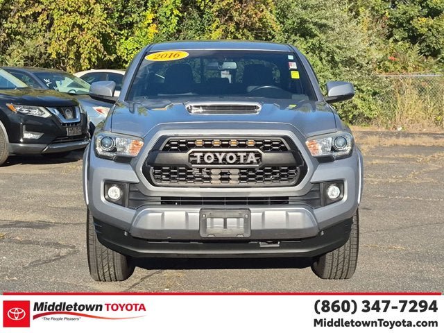 Used 2016 Toyota Tacoma TRD Sport w/ Towing Package AWD/4WD image 8