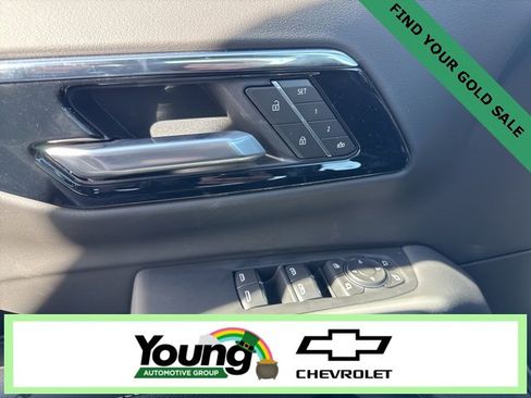 New 2026 Chevrolet Suburban Premier image 25