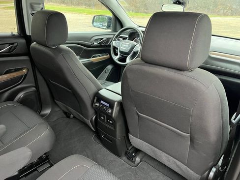 Used 2023 GMC Acadia SLE w/ Driver Convenience Package image 12