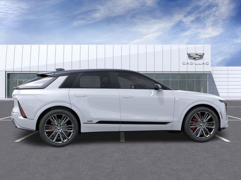 New 2026 Cadillac Lyriq V image 5
