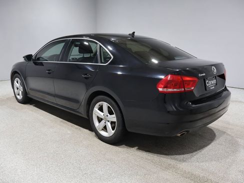 Used 2012 Volkswagen Passat TDI SE image 4