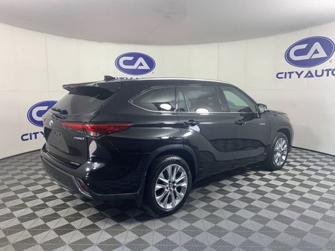 Used 2021 Toyota Highlander Limited AWD/4WD image 3