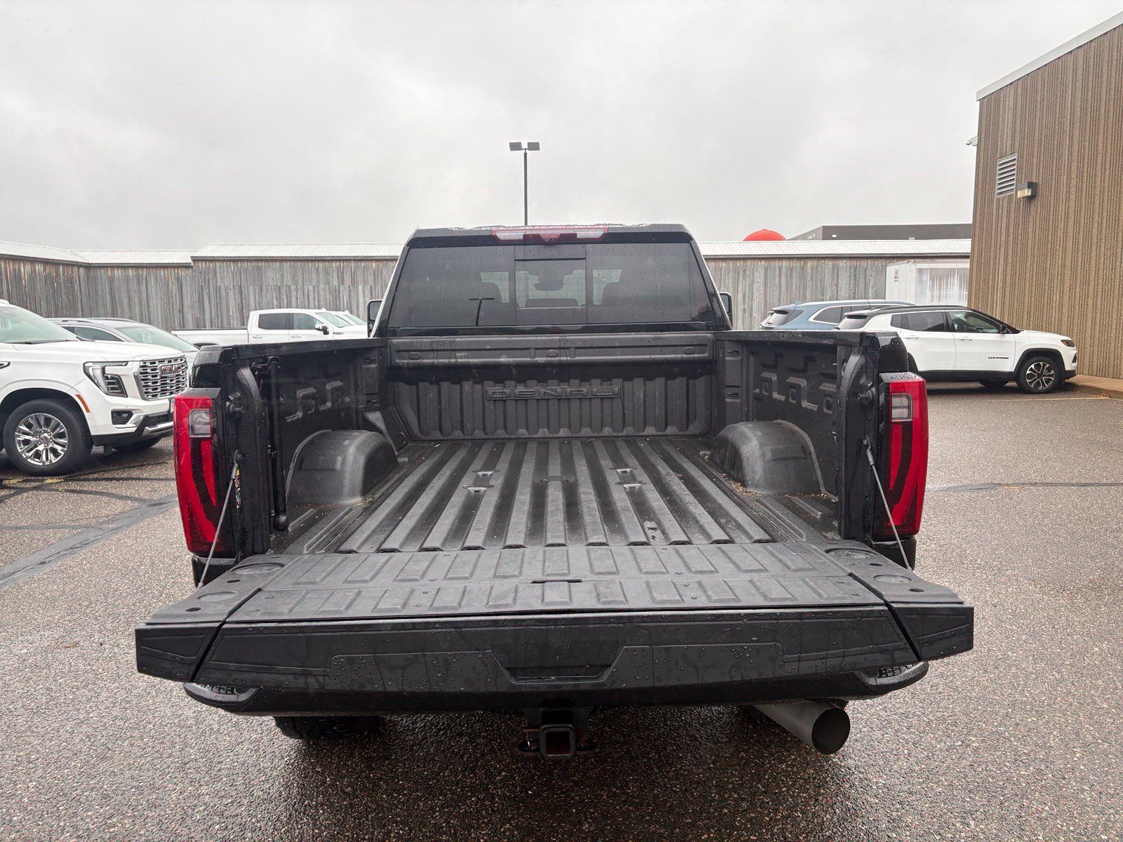 Used 2024 GMC Sierra 3500 Denali Ultimate AWD/4WD image 8