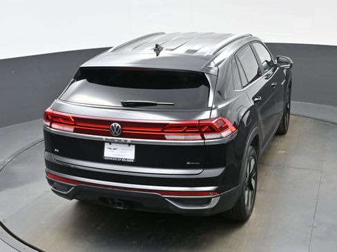 Used 2024 Volkswagen Atlas Cross Sport SE image 38