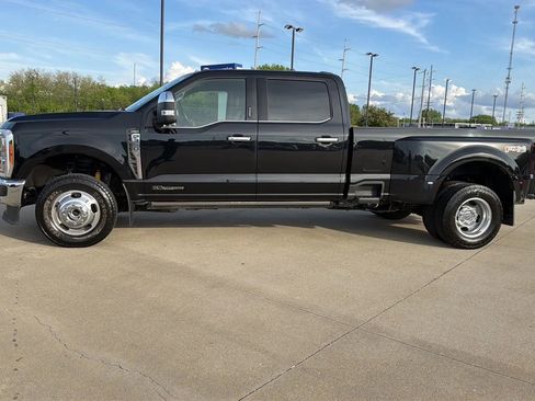 Used 2023 Ford F350 Lariat w/ Lariat Ultimate Package AWD/4WD image 9