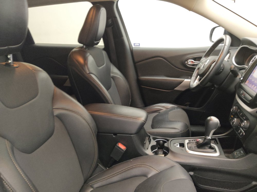 Used 2018 Jeep Cherokee Latitude Plus FWD image 21