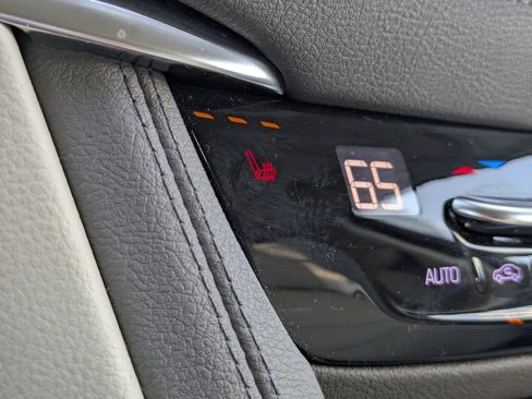 Used 2022 Cadillac XT5 Premium Luxury image 24