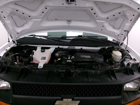 Used 2014 Chevrolet Express 2500 3D Extended Cargo Van image 15