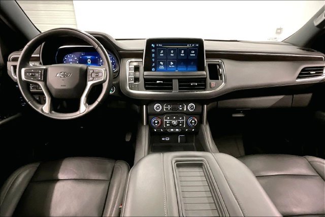 Used 2024 Chevrolet Tahoe Z71 w/ Luxury Package AWD/4WD image 18