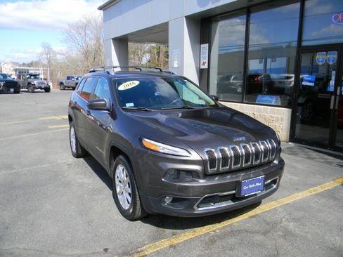 Used 2016 Jeep Cherokee Limited image 2