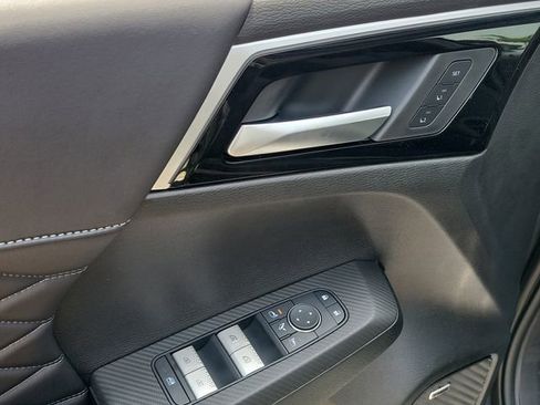 New 2025 Mitsubishi Outlander SEL image 22