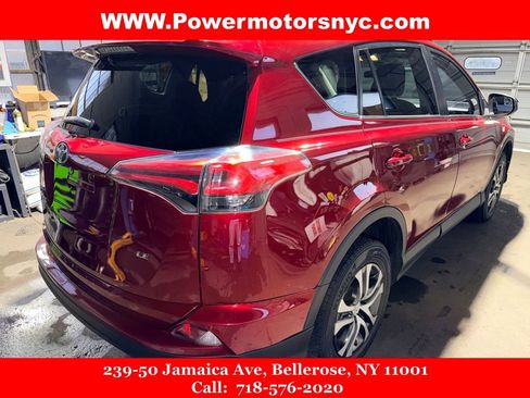 Used 2018 Toyota RAV4 LE image 7