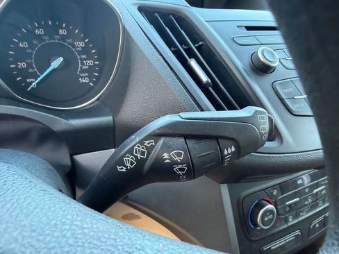 Used 2018 Ford Escape SE FWD image 14