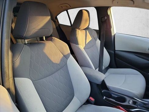 Used 2022 Toyota Corolla LE w/ LE Convenience Package FWD image 12