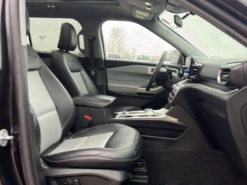 Used 2023 Ford Explorer XLT w/ Equipment Group 202A image 26