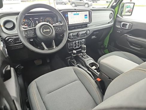 Used 2026 Jeep Wrangler Unlimited Sport AWD/4WD image 18