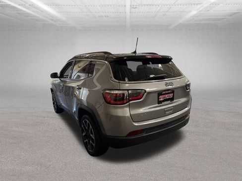 Used 2018 Jeep Compass Limited w/ Navigation Group AWD/4WD image 8